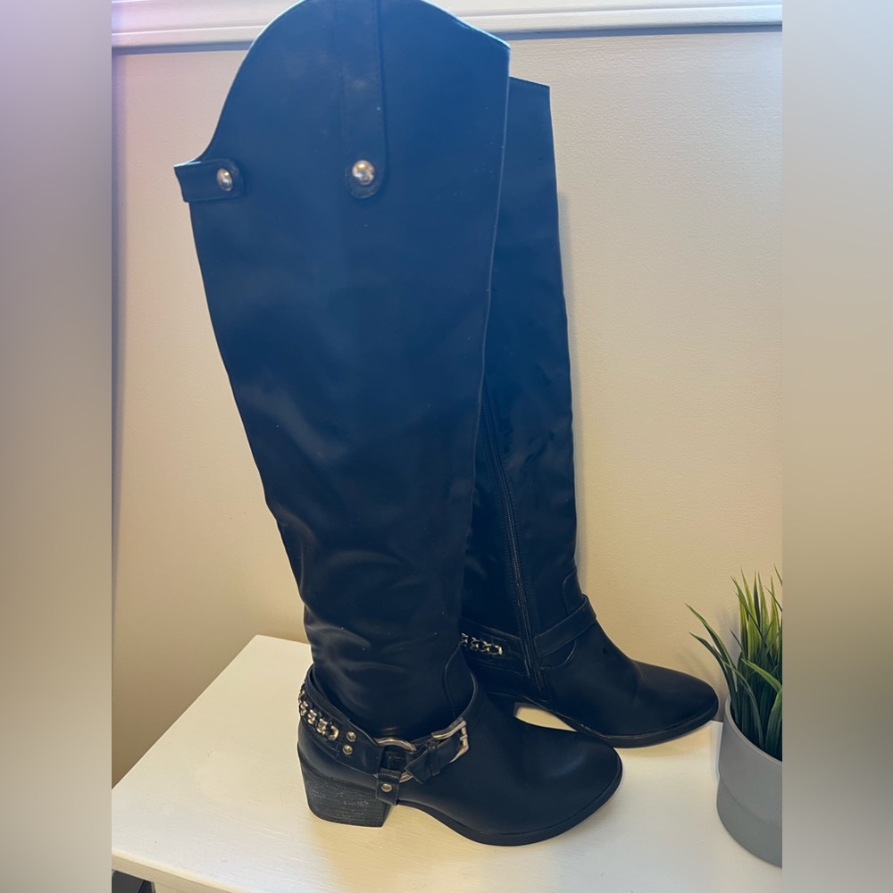 Faux leather fashion boots size 8.5